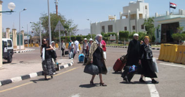 منفذ طابا البرى يستقبل 584 سائحا و45 معتمرا عبر ميناء نوبيع البحرى
