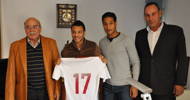بالصور.. عمر جمال يرتدى القميص رقم "17" مع الزمالك