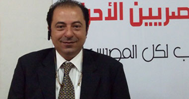 حزب المصريين الأحرار بالإسكندرية يهنئ العمال فى عيدهم 