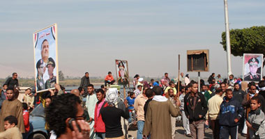 بالصور..احتفالات الأقصر بالمولد النبوى تتحول لمظاهرة لتأييد السيسى