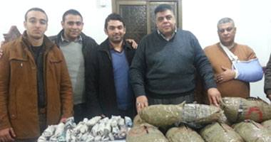 ضبط عصابة من 5 أشخاص لتجارة المخدرات بميت غمر