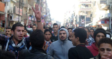 وقفة لطلاب الإخوان تهتف ضد الجيش بكفر الشيخ  