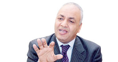مصطفى بكرى: أحيى القوات المسلحة على اختراعها ولا أعرف اللعب على الحبال