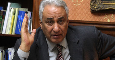 سامح عاشور يطلق مبادرة لوقف العمل بقانون التظاهر 