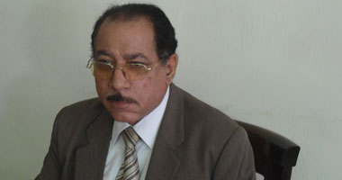عميد معهد الدراسات الأفريقية: المحكمة الدولية أو ضربة عسكرية تحل أزمة النهضة.. الدكتور محمود أبوالعينين: مبارك لم يهتم بأمن مصر المائى.. وتعامل مرسى كان قمة المهزلة والاستهتار