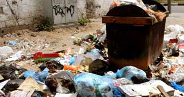 احتجاج أهالى الجبلاو لوجود مقلب قمامة بالصالحية بقنا 