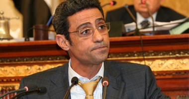 مصطفى الجندى يعترض على جلباب النواب