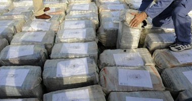 ضبط طبنجتين و450 طلقة فشنك بمطار القاهرة