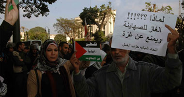 المظاهرات تجتاح شارع القصر العينى