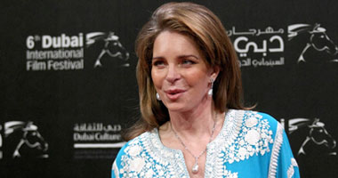 الملكة نور وخبراء السينما فى ندوة "الجسر الثقافى"