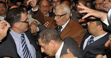 مكرم نقيبا للصحفيين بفارق 868 صوتاً