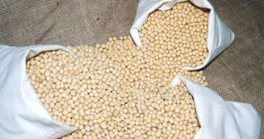 ضبط 5 طن فول صويا مجهولة المصدر فى المنوفية