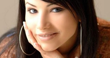 مروة نصر تغنى "وياك ياعمرى" فى عيد الحب 