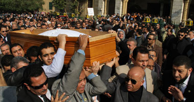 الصحفيون يشيعون "سعيد عبد الخالق" من "السيدة نفيسة"