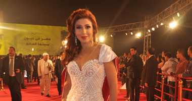 المطربة أروى تثنى على تنظيم مهرجان القاهرة