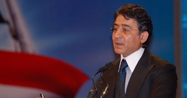 "عز الدخيلة" تؤكد ثباتها رغم الإطاحة بـ"أمين التنظيم" من "الوطنى"