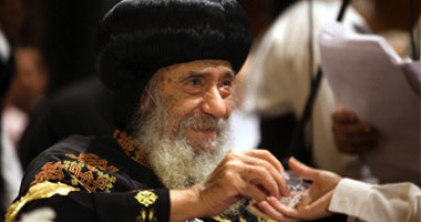 البابا شنودة يصل القاهرة الخميس المقبل