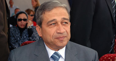 العاملون بالأرصاد الجوية يطلبون لقاء وزير الطيران المدنى