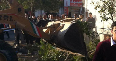 بالصور.. "الداخلية" تزيل تعديات التجمع الأول و"الرحاب" 