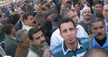 لليوم الثانى.. اعتصام الإداريين بالبحيرة للمساواة مع المعلمين