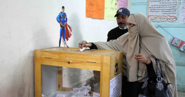 أتوبيسات للإخوان تقل السيدات للإدلاء بأصواتهن