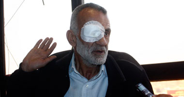 ضابط متقاعد يروى مأساته مع "الداخلية": حاربت 67 و73 ولم أتعرض لخدش وفقدت عينى على يد ضابط شرطة.. ضربونى بعدما رفضت تفتيش غرفة ابنتى النائمة.. واعتقلوا ابنى بتهمة مقاومة السلطات