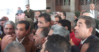 تجمهر مراقبى لجان الدائرة الأولى بمحافظة أسيوط 