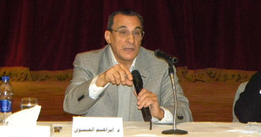 أستاذ اقتصاد: مصدر الخلل فى السياسات سببه غياب الرؤية العامة