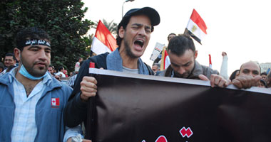خالد أبو النجا: الإخوان أضاعوا فرصة تاريخية فى كسب ود وتعاطف الشعب المصرى.. ومن يقول على المصرى غير مؤهل للديمقراطية يأتى لميدان التحرير لكى يتعلمها