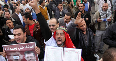 متظاهرو رابعة العدوية: يا "حسينى" يا بطل.. دمك بيحرر وطن