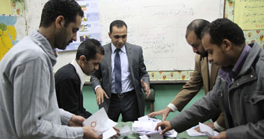 50137 "نعم " و43188 "لا" فى 55 لجنة فى بورسعيد