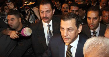 وزير الداخلية يتابع الوضع الأمنى أمام قسم الدقى