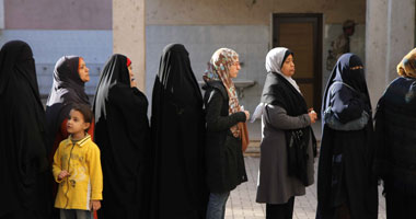 ناخبات "صفط اللبن" يشتكين من بطء سير التصويت 