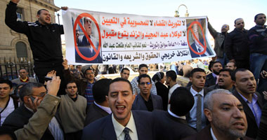 محامون يشاركون فى مظاهرة لتأييد النائب العام أمام "القضاء العالى"