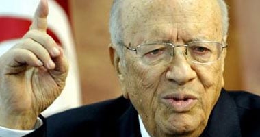 رئيس تونس يدعو المؤسسة الأمنية والعسكرية لليقظة فى الحرب على الإرهاب
