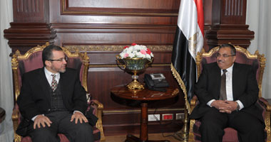 بيان لقنديل وفهمى حول لقائهما بمجلس الشورى بعد قليل 