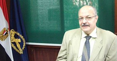 عامل يعتدى على نجليه بالضرب بـ"فأس" فى أسيوط 