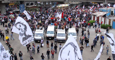 وصول مسيرة مسجد النور إلى قصر الاتحادية لرفض الإعلان الدستورى