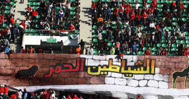 أعلام مصر والأهلى تنتشر أمام ملعب أغادير