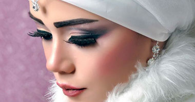 خبيرة تجميل تقدم نصائح للمحافظة على الرموش 