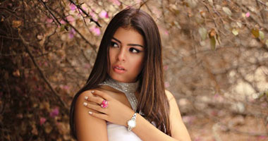 أميرة عامر تطرح أول ألبوماتها "حاجة مش مفهومة".. اليوم 