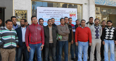عمال "الوطنية للزيوت" بالإسكندرية يطالبون "القوى العاملة" بحل أزمتهم