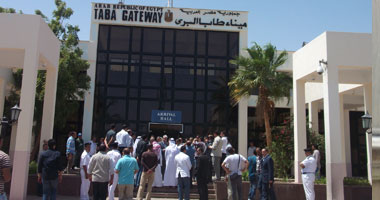 منفذ طابا البرى يستقبل 1003 سائحين