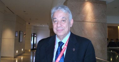 "العليا للفيروسات": تطعيم الأطفال بلقاح كورونا أمن تمامًا وتخفيض السن لـ12 عامًا