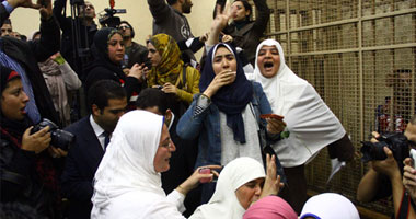سلسلة بشرية لـ"7 الصبح" أمام محكمة فوه للإفراج عن المعتقلين 