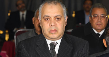 أشرف زكى يتغيب عن لقائه باتحاد الكتاب 
