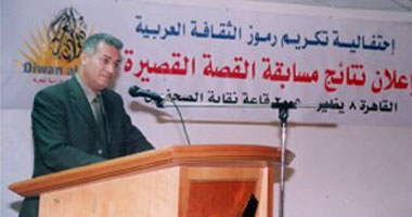 شعراء العامية يعلنون الحرب على صلاح السروى