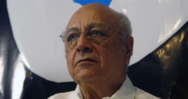 اليوم.. إذاعة الشرق الأوسط تحتفى بالشاعر سيد حجاب 