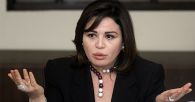 إلهام شاهين: الجزيرة بتأجر عيال فى حارة مزنوقة ويقولوا عليهم الشعب