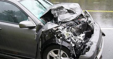إصابة سائق لاصطدام سيارته بسور كوبرى الحرفيين بالسلام
